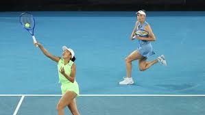 18岁艺体美女完成惊艳动作，线条流畅宛若惊鸿！系全国史上第三人